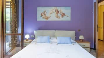 1 dormitorio, tabla de planchar con plancha, wifi gratis y ropa de cama