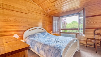 2 chambres, fer et planche à repasser, draps fournis