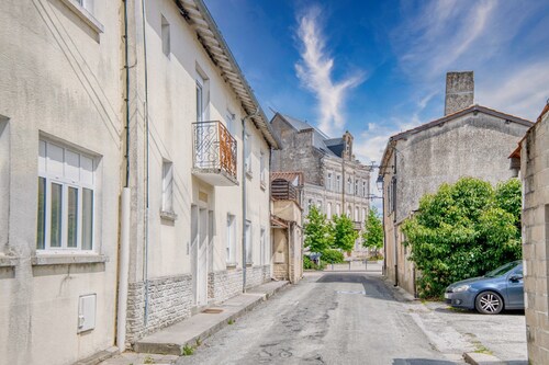 Charmante maison avec grand jardin – Idéale pour famille, près piscine, tennis & nature