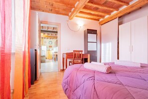 1 bedroom, iron/ironing board, free WiFi, bed sheets