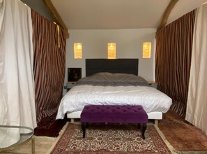 1 makuuhuone, silitysrauta/-lauta, vuodevaatteet