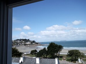 Interior - House 'Ti Bihan - Perros Guirec' 3 stars 100m from the beach, sea view, terrace, private garden, private garage (Perros-Guirec)