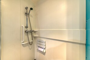 Shower, hair dryer, towels - Apartment 'Pmr' - Logis les forges (Arvillard)