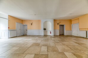 Interior - Studio '305' with shared pool, shared terrace, and Wi-Fi (Arvillard)