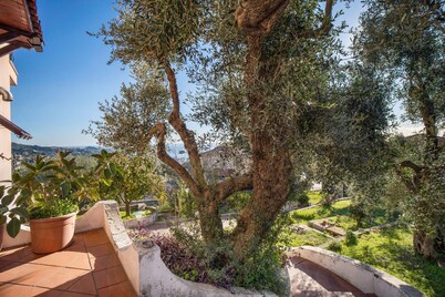Villa 'In Collina Vista Mare' with Sea View, Private Terrace and Garden