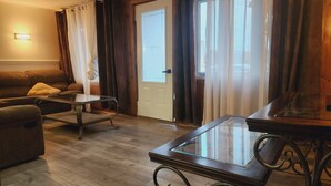 Unclassified image, 5 of 28, button - Fully furnished house for rent for 6 to 8 people (Sainte-Thérèse)