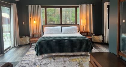 Easy access to ORV trails, trailer parking, fenced-in yard for Fido!