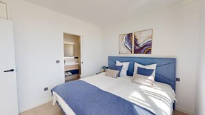3 chambres, fer et planche à repasser, accès au Wi-Fi (inclus)