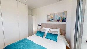 3 habitaciones, tabla de planchar con plancha y wifi gratis 