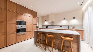 House | 6 bedrooms