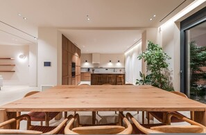 6 bedrooms