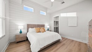 5 Schlafzimmer, Bügeleisen/Bügelbrett, Reisekinderbett, WLAN