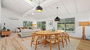 Dining - Lake House Hideaway - Serene Lakeside Retreat (AVOCA BEACH)