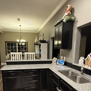 Interior - Christmas on Cane River - Watch Fireworks from Boat Dock or Walk to Festival (Natchitoches)