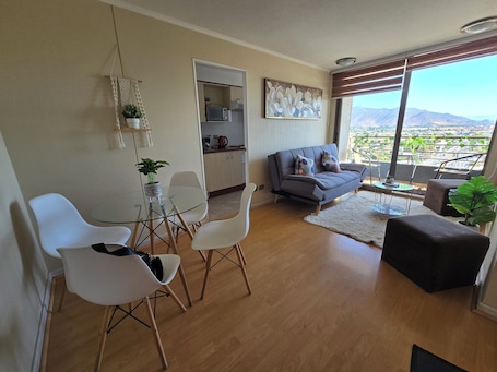 Interior. Apartment beautiful view and location in downtown Rancagua WiFi and Parking