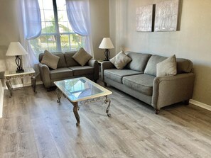 Smart TV - Spacious 7-bedroom house in fantastic Emerald Island Resort and Disney Kissimmee (Kissimmee)