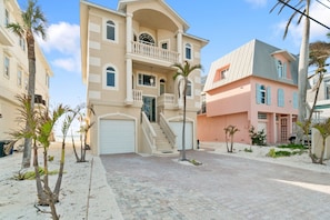 Exterior - Beautiful Sunset | Perfect Beachfront Pool Home | Sleeps 13 (Bonita Springs)