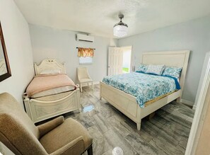 1 chambre, fer et planche Ă repasser