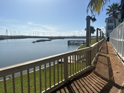 Downstairs 2-Bdrm, 2 bath - washer & dryer,  patio, walking distance to beach