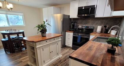 Cozy 2-bedroom with WiFi, covered parking, in peaceful Emmett