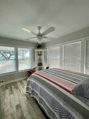 2 عدّة غرف نوم وسرير سفر وواي فاي مجانًا وملاءات أسرّة