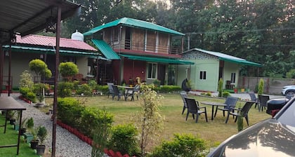 Corbett Sunrise India Homestay By Eiyuu Hotels