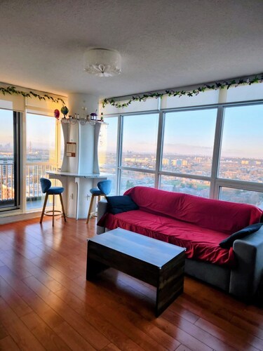 Spectacular View Cozy 2-Bed Condo