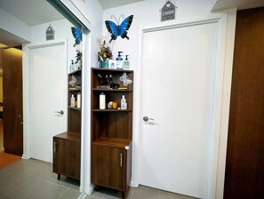 Interior - Spectacular View Cozy 2-Bed Condo (Toronto)