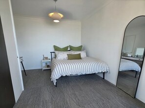 1 chambre, bureau, Wi-Fi, literie fournie