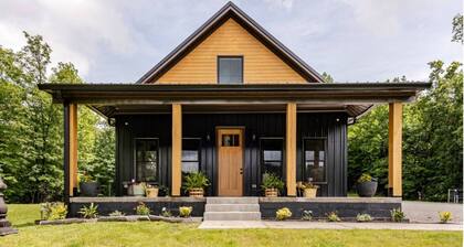 Come visit Whiskeys Hideaway, a beautiful getaway located In Bourbon country