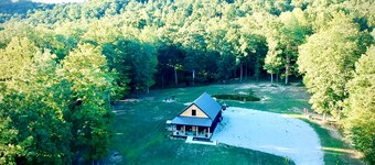 Come visit Whiskeys Hideaway, a beautiful getaway located In Bourbon country