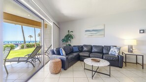 Smart TV, DVD player, books, stereo - Spacious First-Floor Ocean Front Condo with Modern Upgrades and Prime Location (Puerto Peñasco)