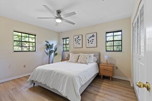 3 bedrooms, iron/ironing board, WiFi, bed sheets