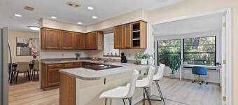 Palm Tree Paradise minutes from UF