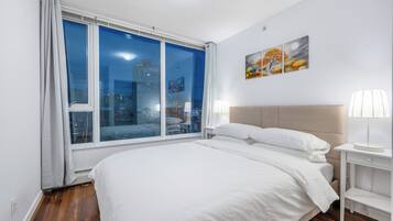 3 chambres, fer et planche à repasser, Wi-Fi, draps fournis