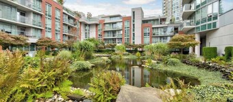 5 min Walk to BC Place/FIFA 2026/ 270° Rare Found downtown Ocean/Mountain View