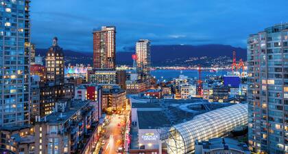 5 min Walk to BC Place/FIFA 2026/ 270° Rare Found downtown Ocean/Mountain View