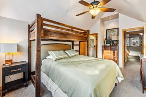 3 bedrooms, iron/ironing board, free WiFi, bed sheets