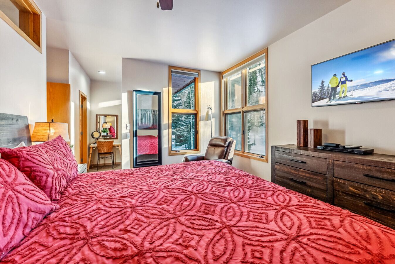 3 bedrooms, iron/ironing board, free WiFi, bed sheets