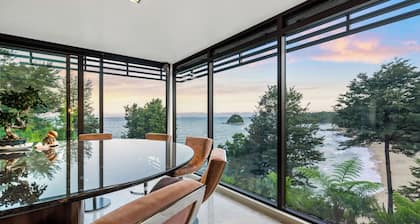 Cozy Suite - Ocean View, Full-Service Luxury Lodge & Private Beach Access