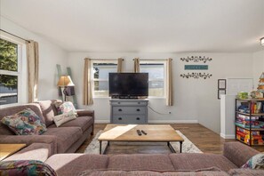 Smart TV, DVD player, books