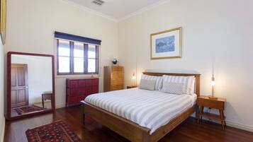 1 bedroom, iron/ironing board, travel cot, free WiFi