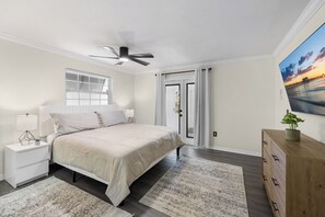3 habitaciones, tabla de planchar con plancha, wifi y ropa de cama