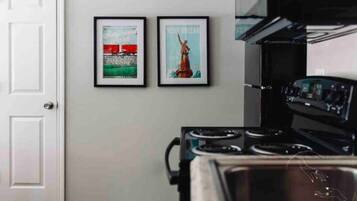 Coffee/tea maker, fridge, microwave, oven