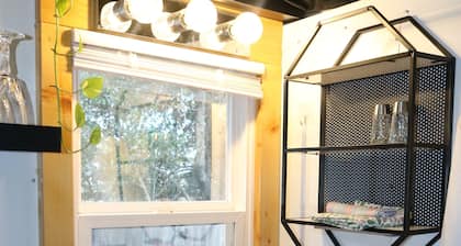 Charming Backyard Studio/Tiny Home in beautiful Jacksonville/OP