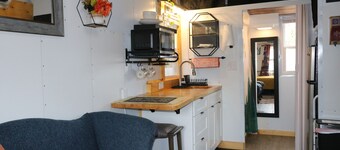 Charming Backyard Studio/Tiny Home in beautiful Jacksonville/OP 