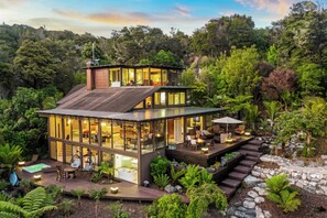 Exterior - Exclusive Jacuzzi Suite - Ocean Views, Beach Access & Full-Service Luxury Lodge (Kaiteriteri)