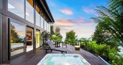 Exclusive Jacuzzi Suite - Ocean Views, Beach Access & Full-Service Luxury Lodge