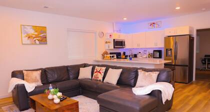 Cozy 3-Bedroom Home, 3 Min to Aurora’s Gaylord, 10 Min to Denver Airport!