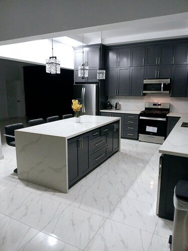 Modern Oceanview Villa. All Bedrooms with Private Bathrooms. Private Pool 